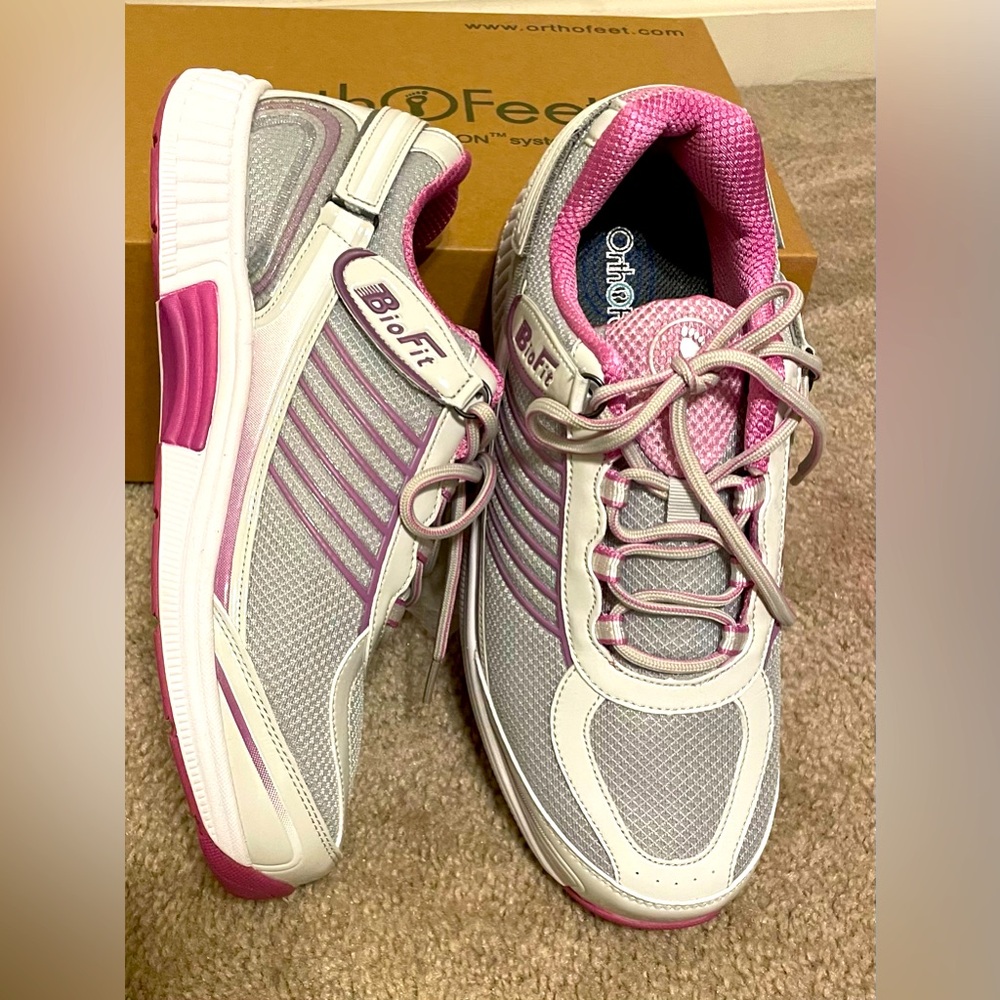 Orthfeet Verse Gray and fuchsia Sneakers with Breathable Mesh and Strap Closure
